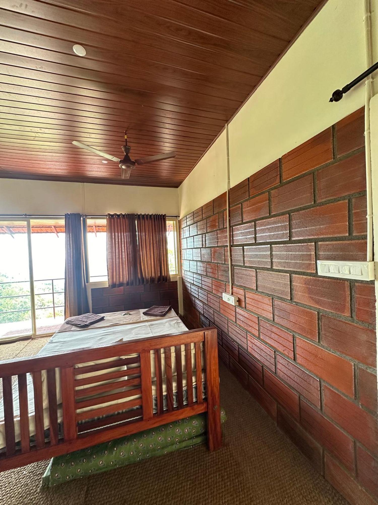 Sunset Valley Kerala Pool Resort - Serene Natural Forest Cottage Stay In Idukki With Sunrise & Sunset Panoramas, Natural Streams & Tranquil Summer Evenings Pīrmed Kültér fotó
