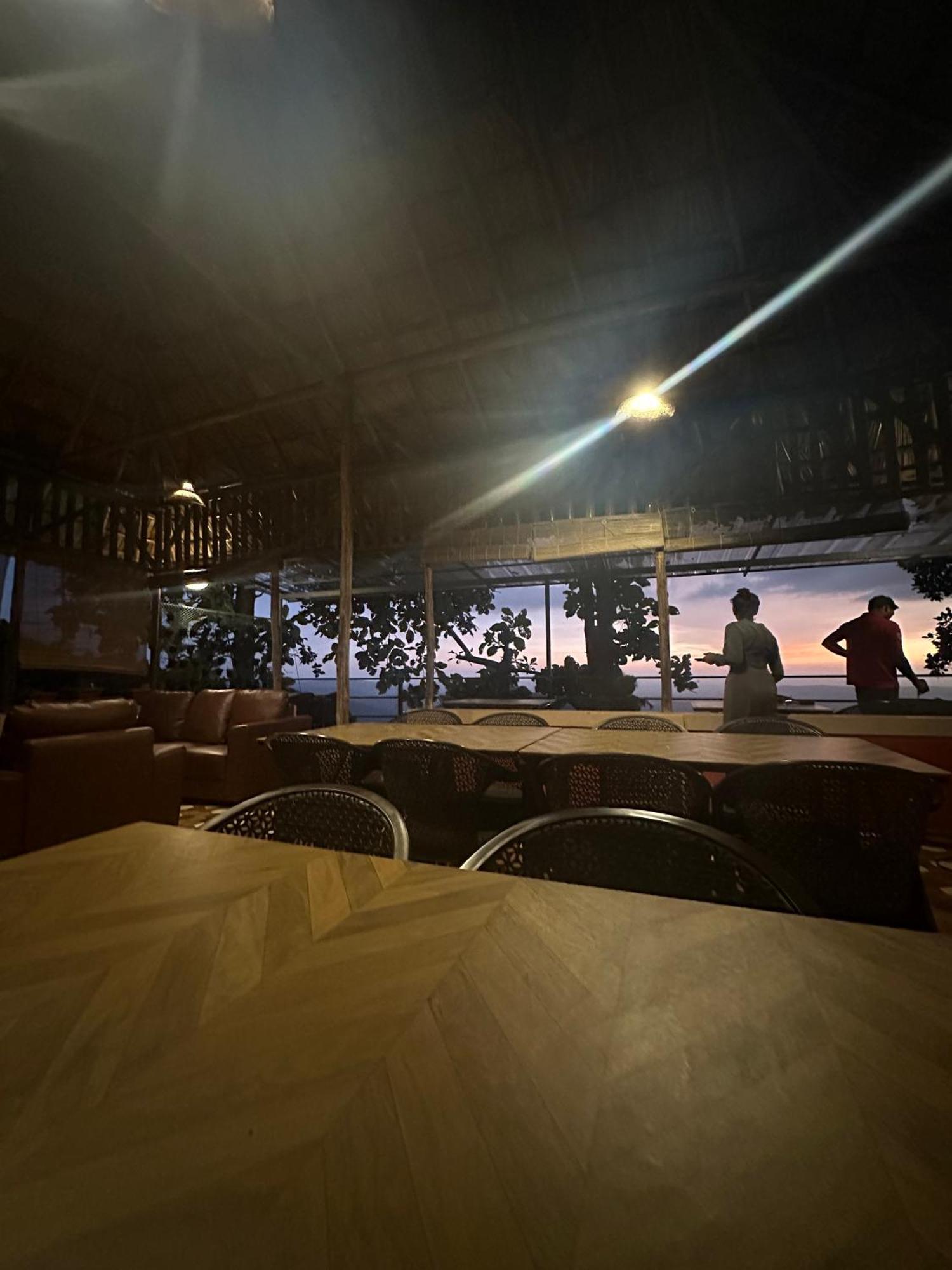 Sunset Valley Kerala Pool Resort - Serene Natural Forest Cottage Stay In Idukki With Sunrise & Sunset Panoramas, Natural Streams & Tranquil Summer Evenings Pīrmed Kültér fotó
