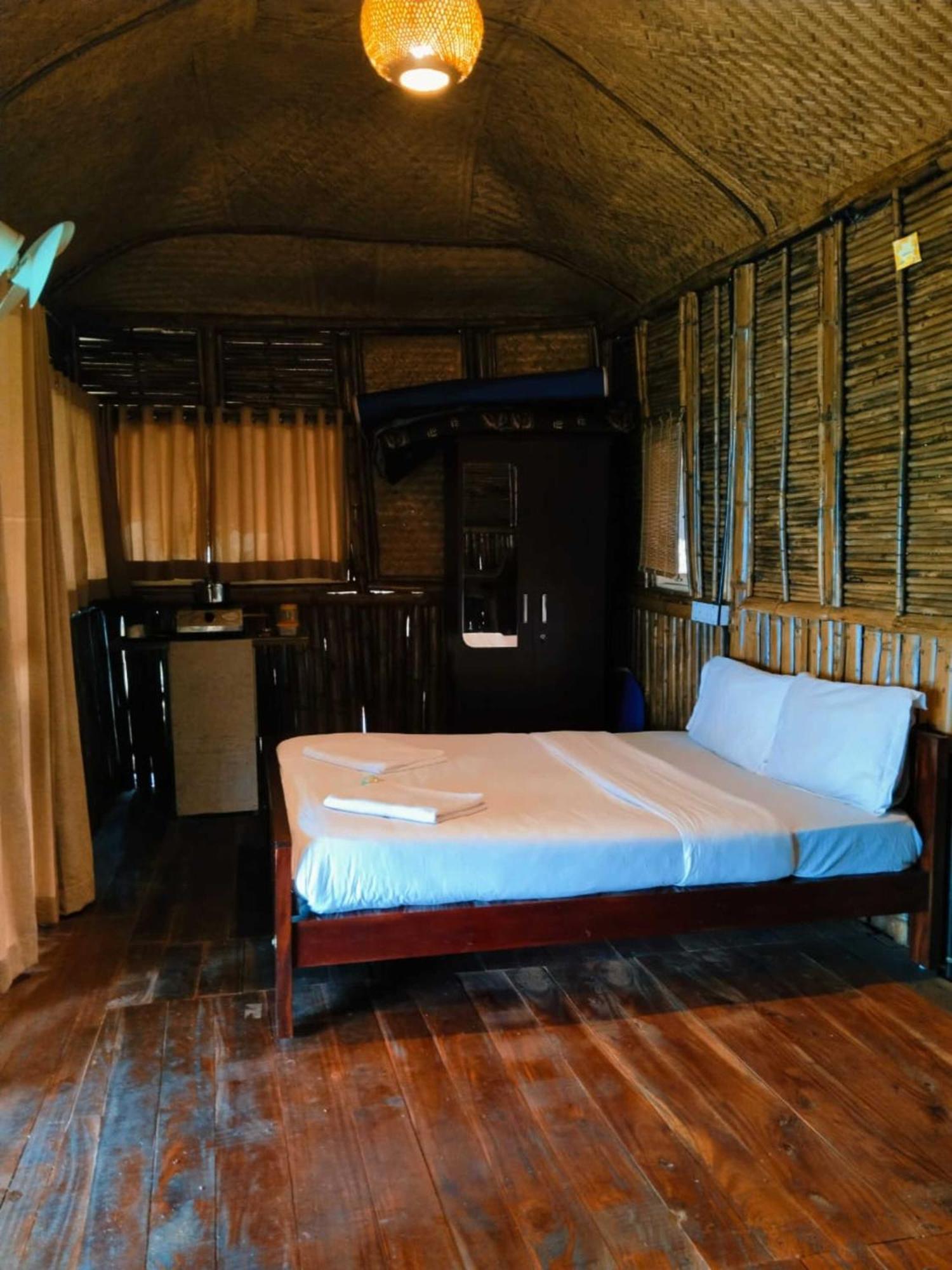 Sunset Valley Kerala Pool Resort - Serene Natural Forest Cottage Stay In Idukki With Sunrise & Sunset Panoramas, Natural Streams & Tranquil Summer Evenings Pīrmed Kültér fotó