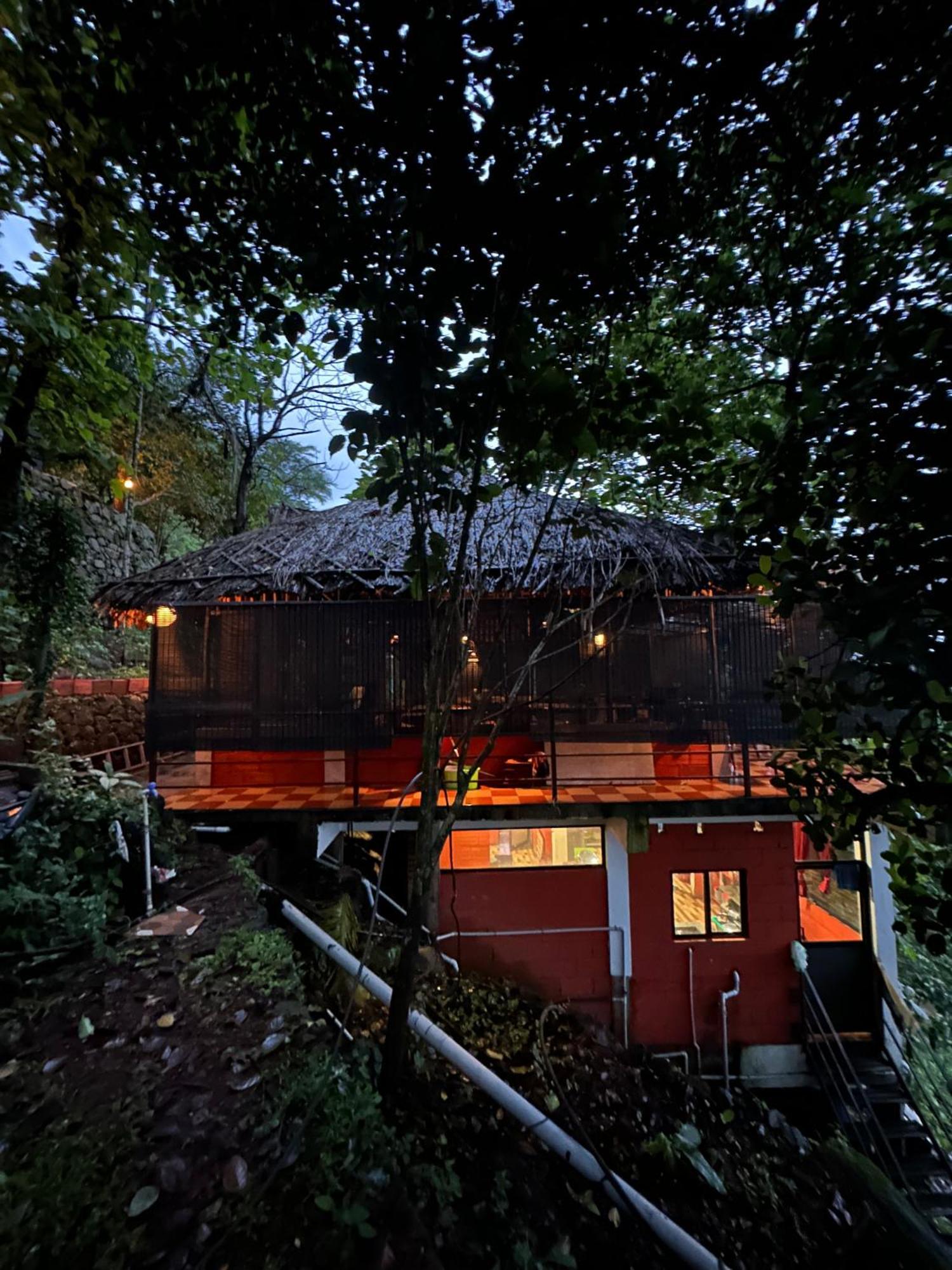 Sunset Valley Kerala Pool Resort - Serene Natural Forest Cottage Stay In Idukki With Sunrise & Sunset Panoramas, Natural Streams & Tranquil Summer Evenings Pīrmed Kültér fotó