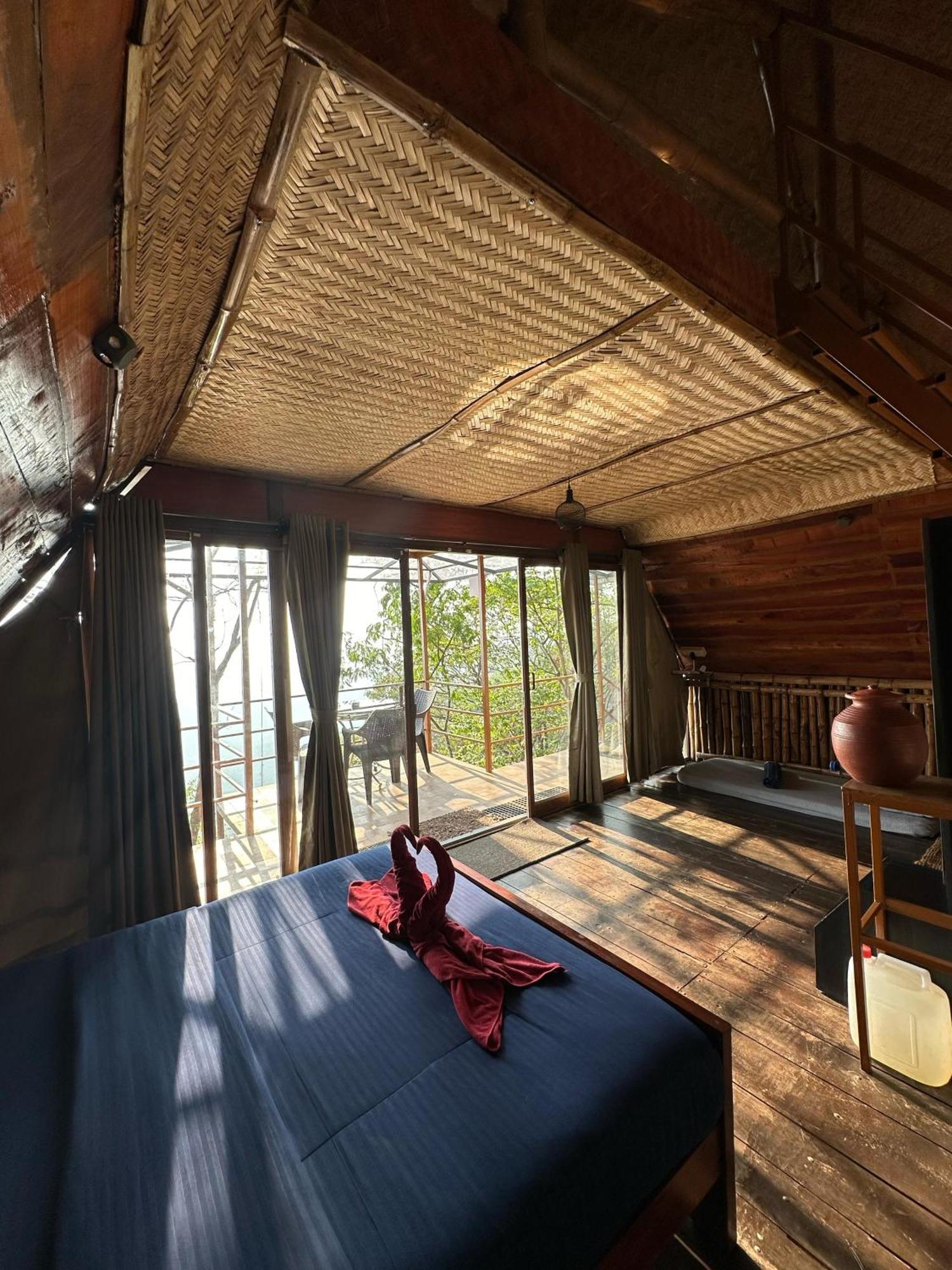 Sunset Valley Kerala Pool Resort - Serene Natural Forest Cottage Stay In Idukki With Sunrise & Sunset Panoramas, Natural Streams & Tranquil Summer Evenings Pīrmed Kültér fotó