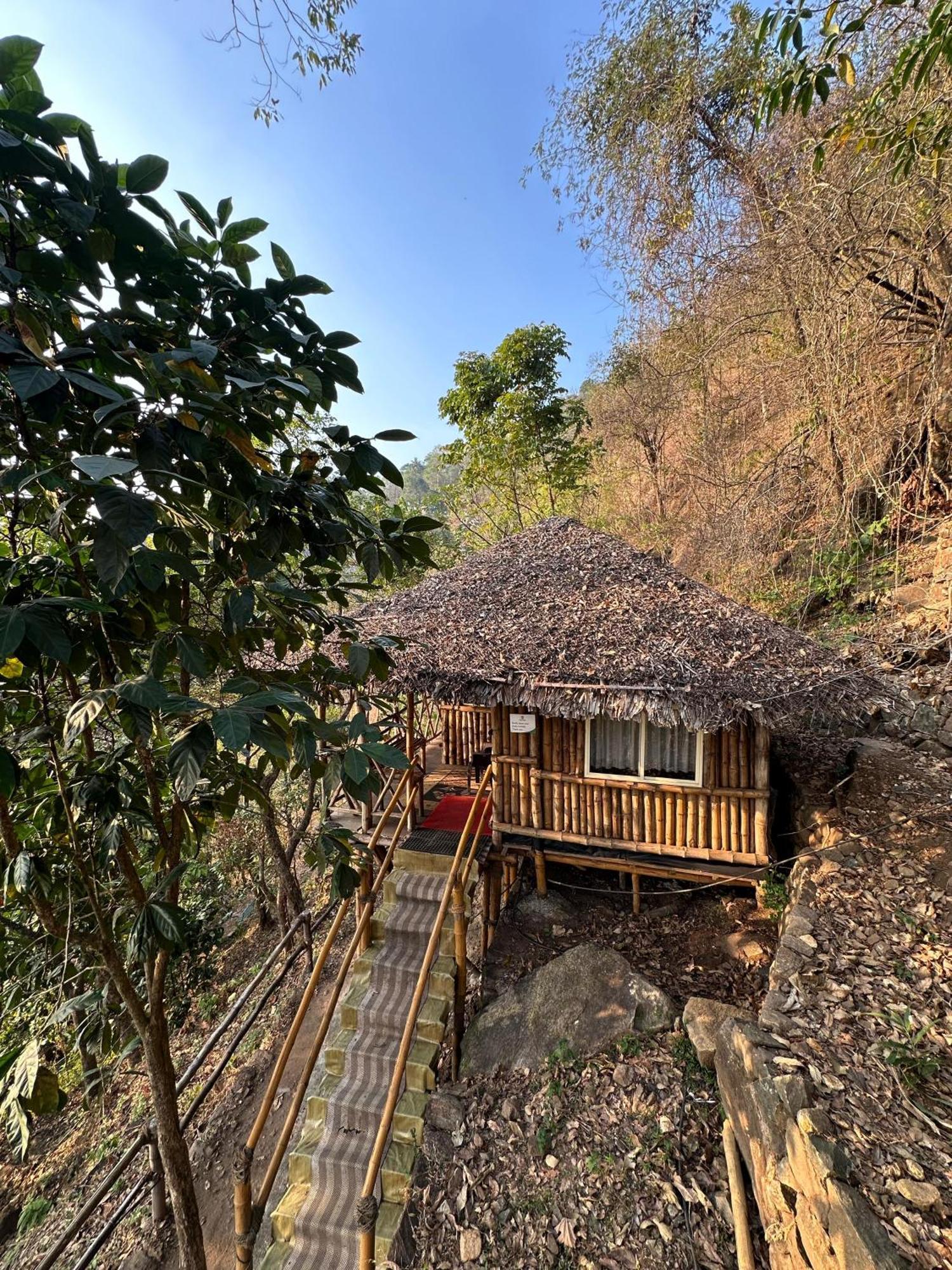 Sunset Valley Kerala Pool Resort - Serene Natural Forest Cottage Stay In Idukki With Sunrise & Sunset Panoramas, Natural Streams & Tranquil Summer Evenings Pīrmed Kültér fotó