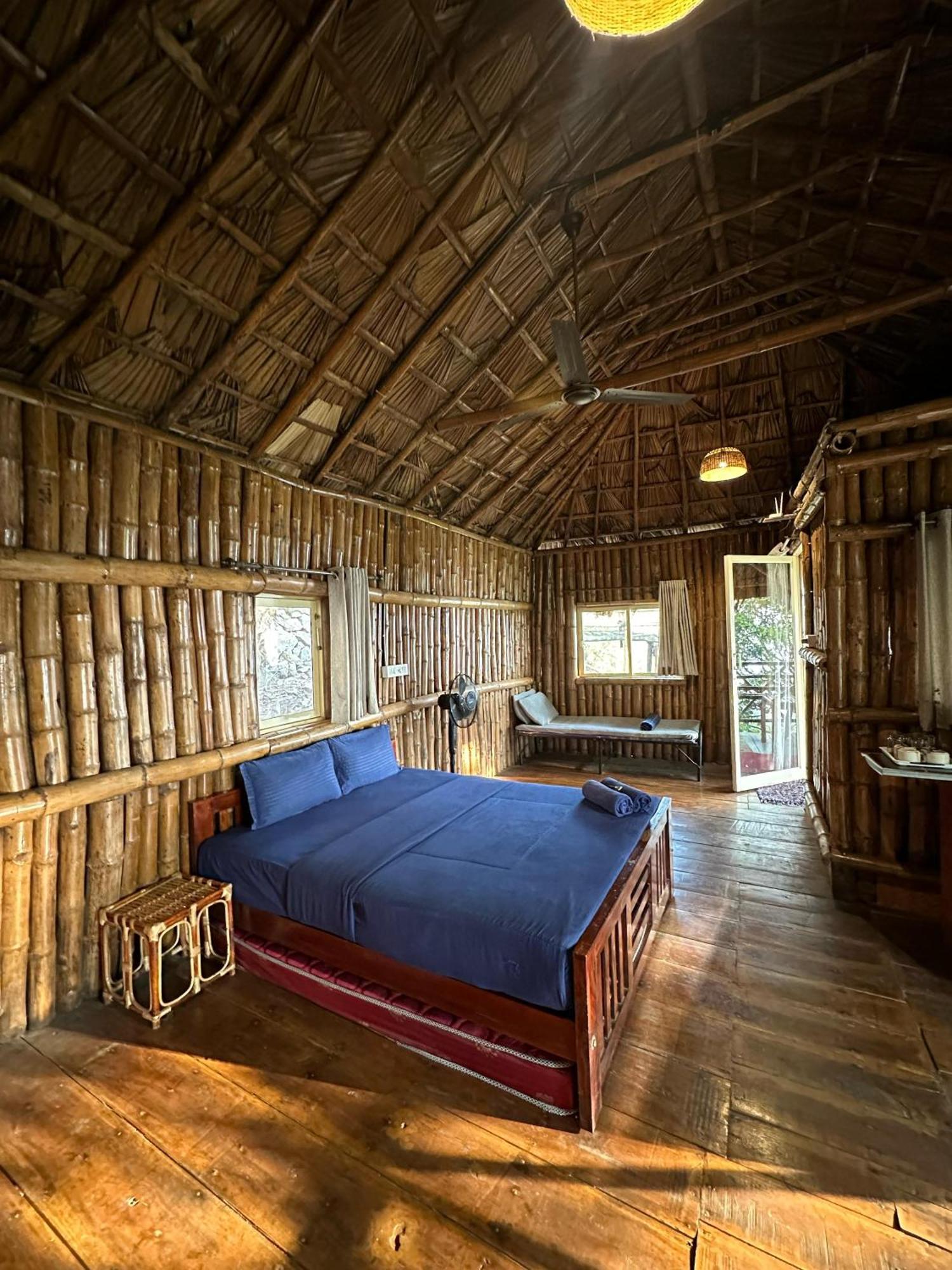 Sunset Valley Kerala Pool Resort - Serene Natural Forest Cottage Stay In Idukki With Sunrise & Sunset Panoramas, Natural Streams & Tranquil Summer Evenings Pīrmed Kültér fotó