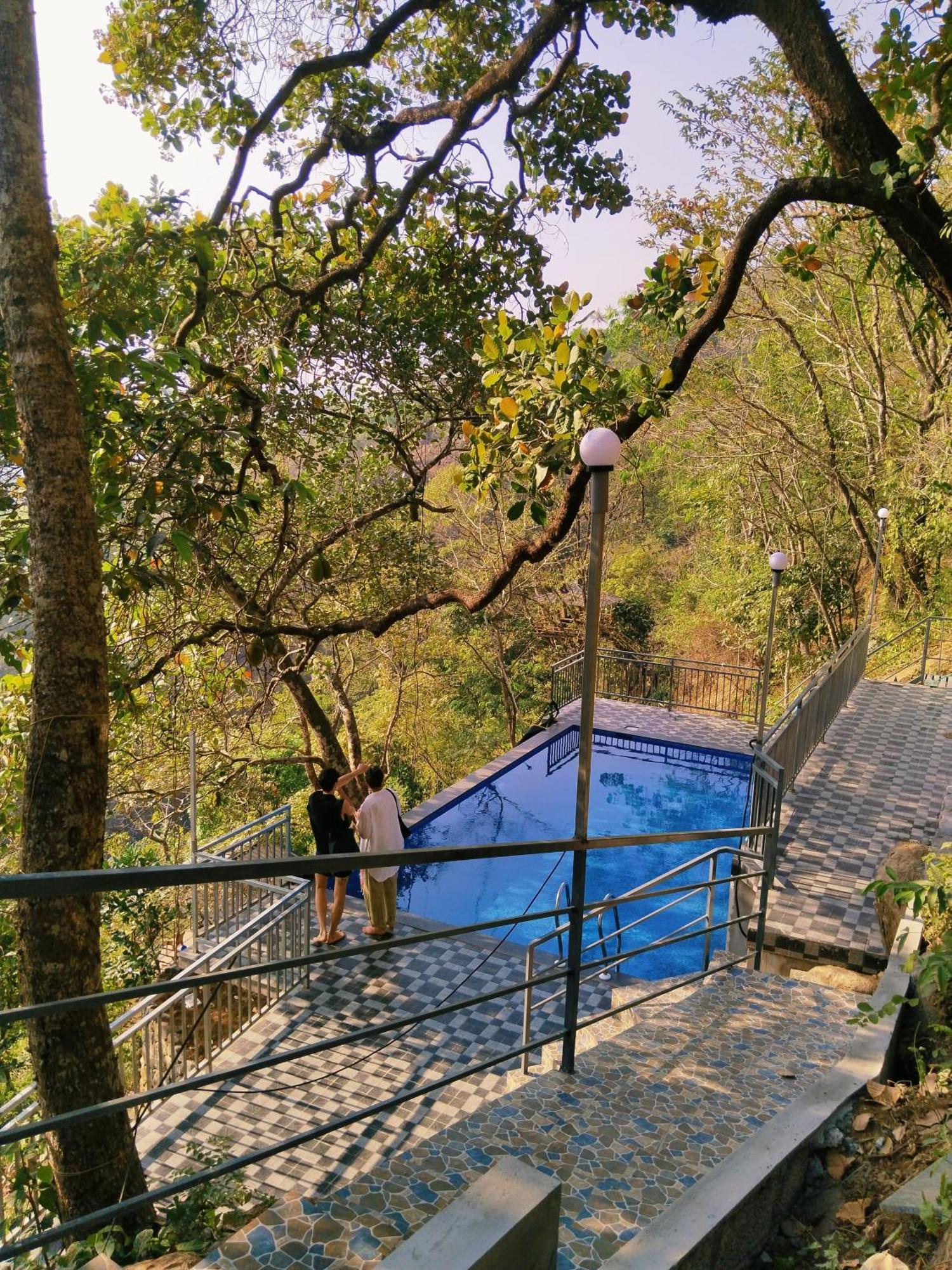 Sunset Valley Kerala Pool Resort - Serene Natural Forest Cottage Stay In Idukki With Sunrise & Sunset Panoramas, Natural Streams & Tranquil Summer Evenings Pīrmed Kültér fotó
