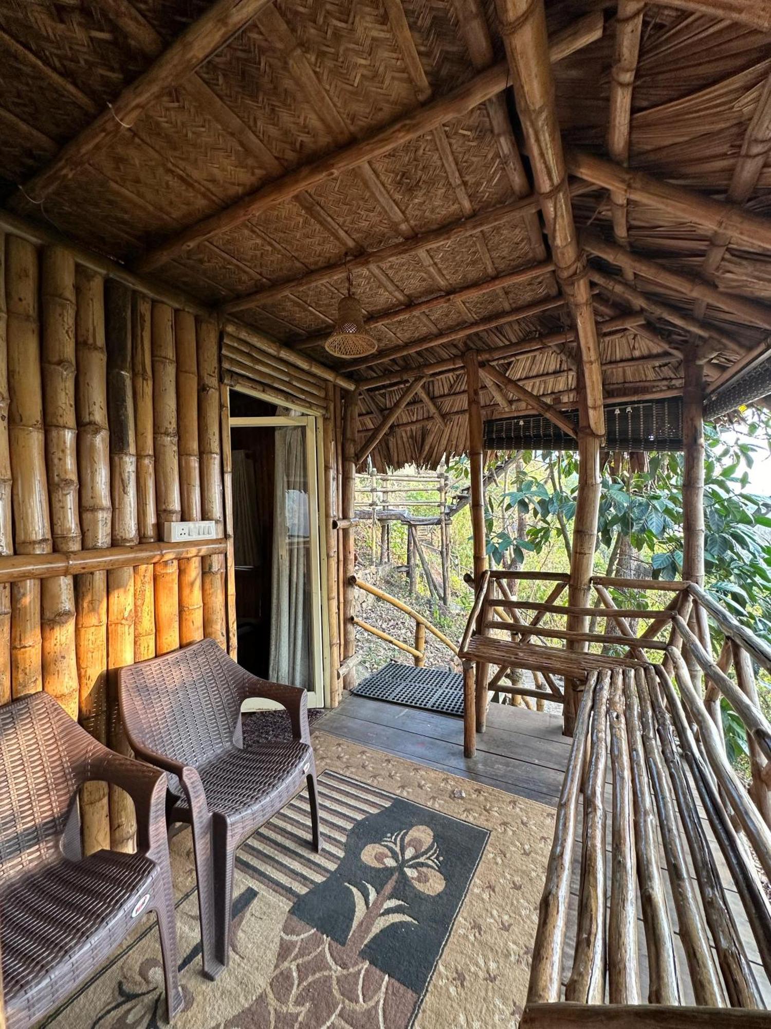 Sunset Valley Kerala Pool Resort - Serene Natural Forest Cottage Stay In Idukki With Sunrise & Sunset Panoramas, Natural Streams & Tranquil Summer Evenings Pīrmed Kültér fotó
