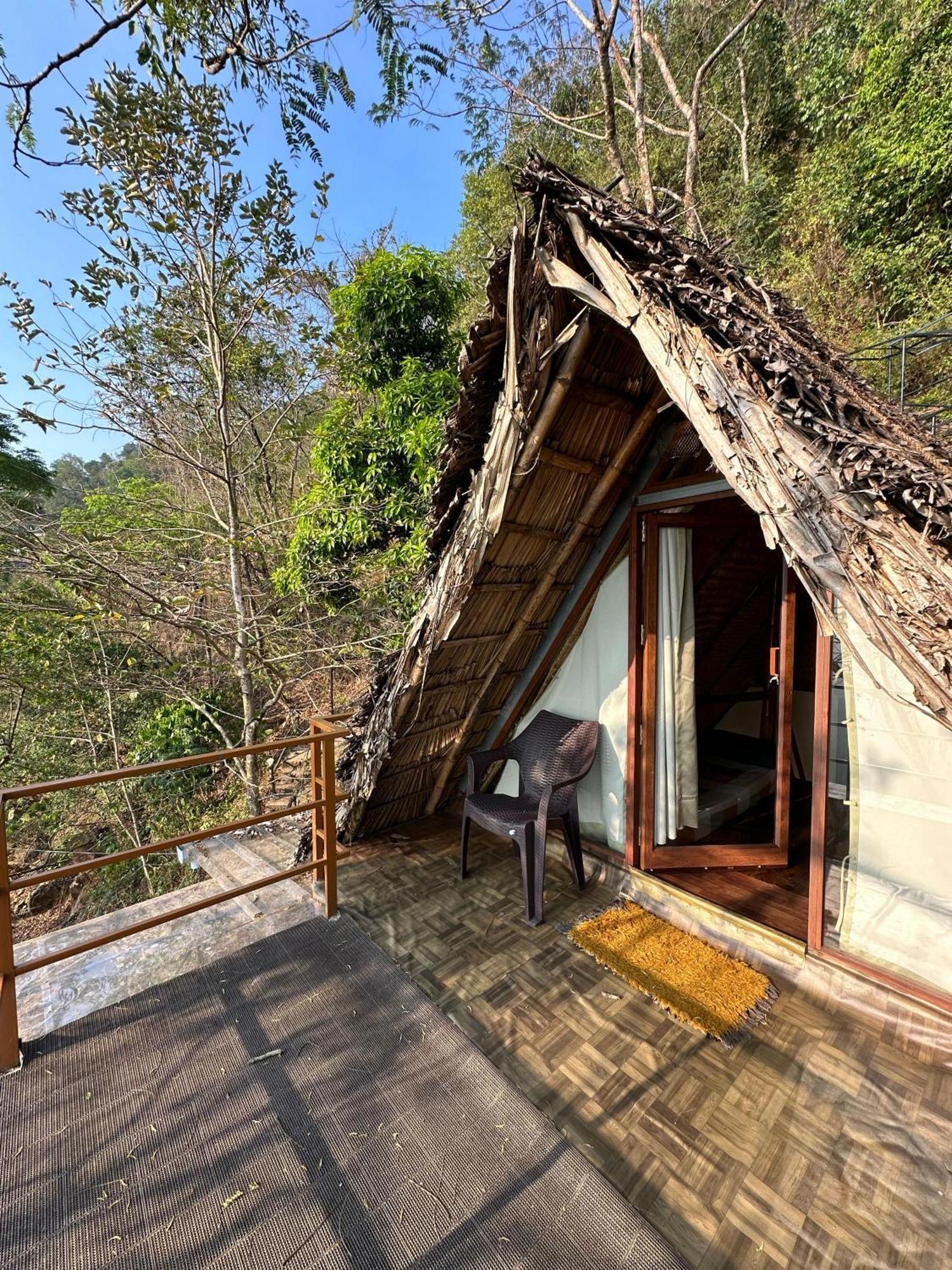 Sunset Valley Kerala Pool Resort - Serene Natural Forest Cottage Stay In Idukki With Sunrise & Sunset Panoramas, Natural Streams & Tranquil Summer Evenings Pīrmed Kültér fotó