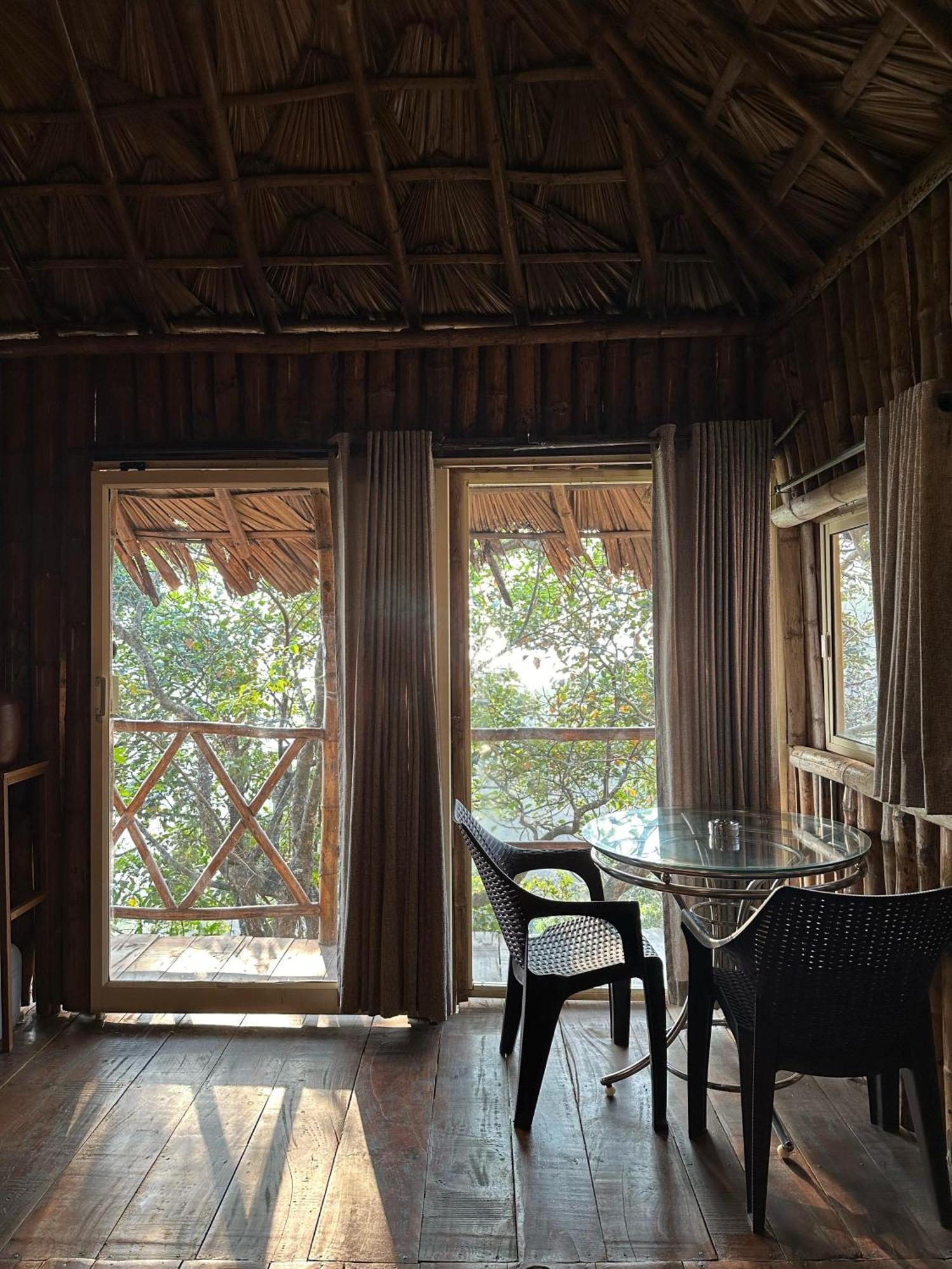 Sunset Valley Kerala Pool Resort - Serene Natural Forest Cottage Stay In Idukki With Sunrise & Sunset Panoramas, Natural Streams & Tranquil Summer Evenings Pīrmed Kültér fotó