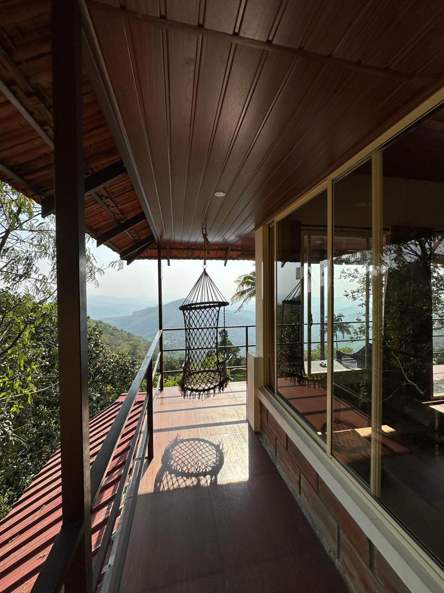 Sunset Valley Kerala Pool Resort - Serene Natural Forest Cottage Stay In Idukki With Sunrise & Sunset Panoramas, Natural Streams & Tranquil Summer Evenings Pīrmed Kültér fotó