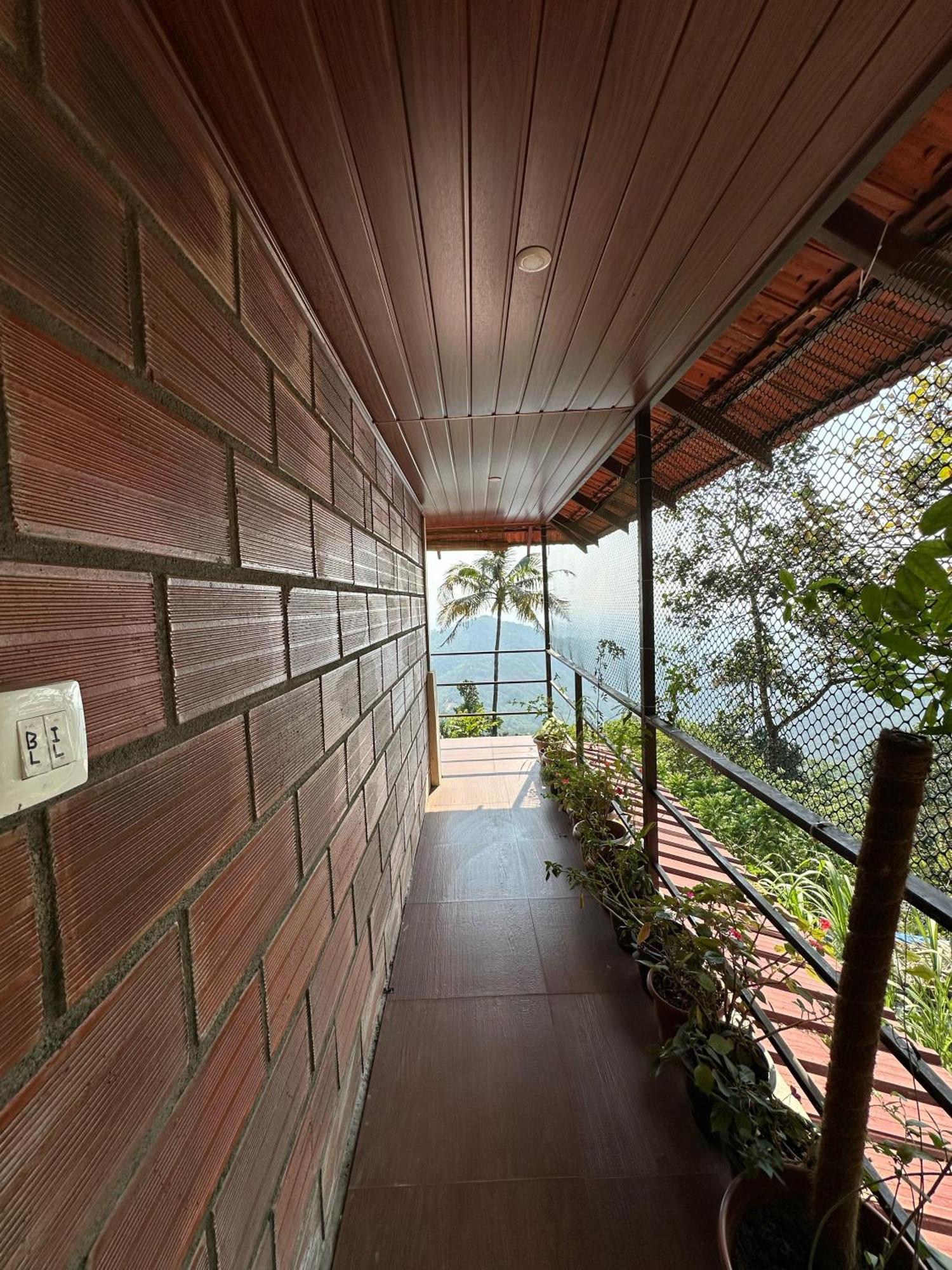 Sunset Valley Kerala Pool Resort - Serene Natural Forest Cottage Stay In Idukki With Sunrise & Sunset Panoramas, Natural Streams & Tranquil Summer Evenings Pīrmed Kültér fotó